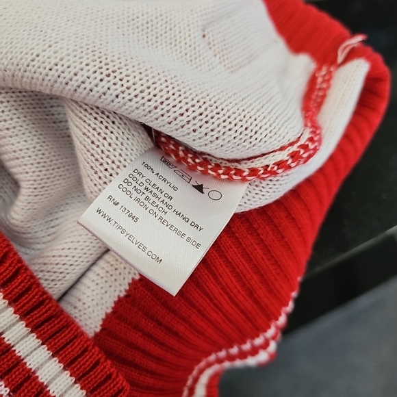 NWT Tipsy Elves Women's Size XL Canada Canadian Maple Leaf Vneck Sweater - Picture 10 of 11